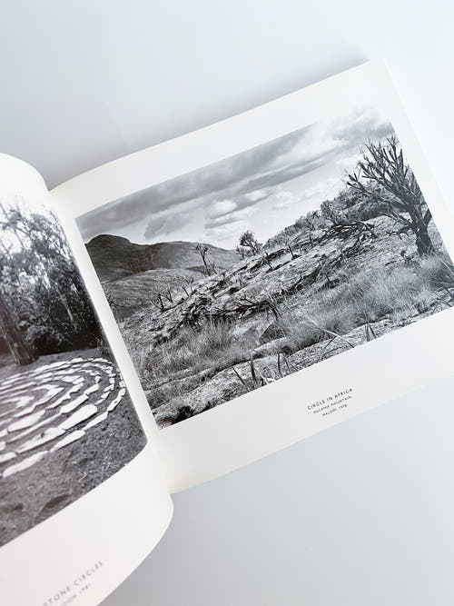 Walking in Circles / Richard Long