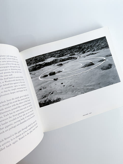 Walking in Circles / Richard Long