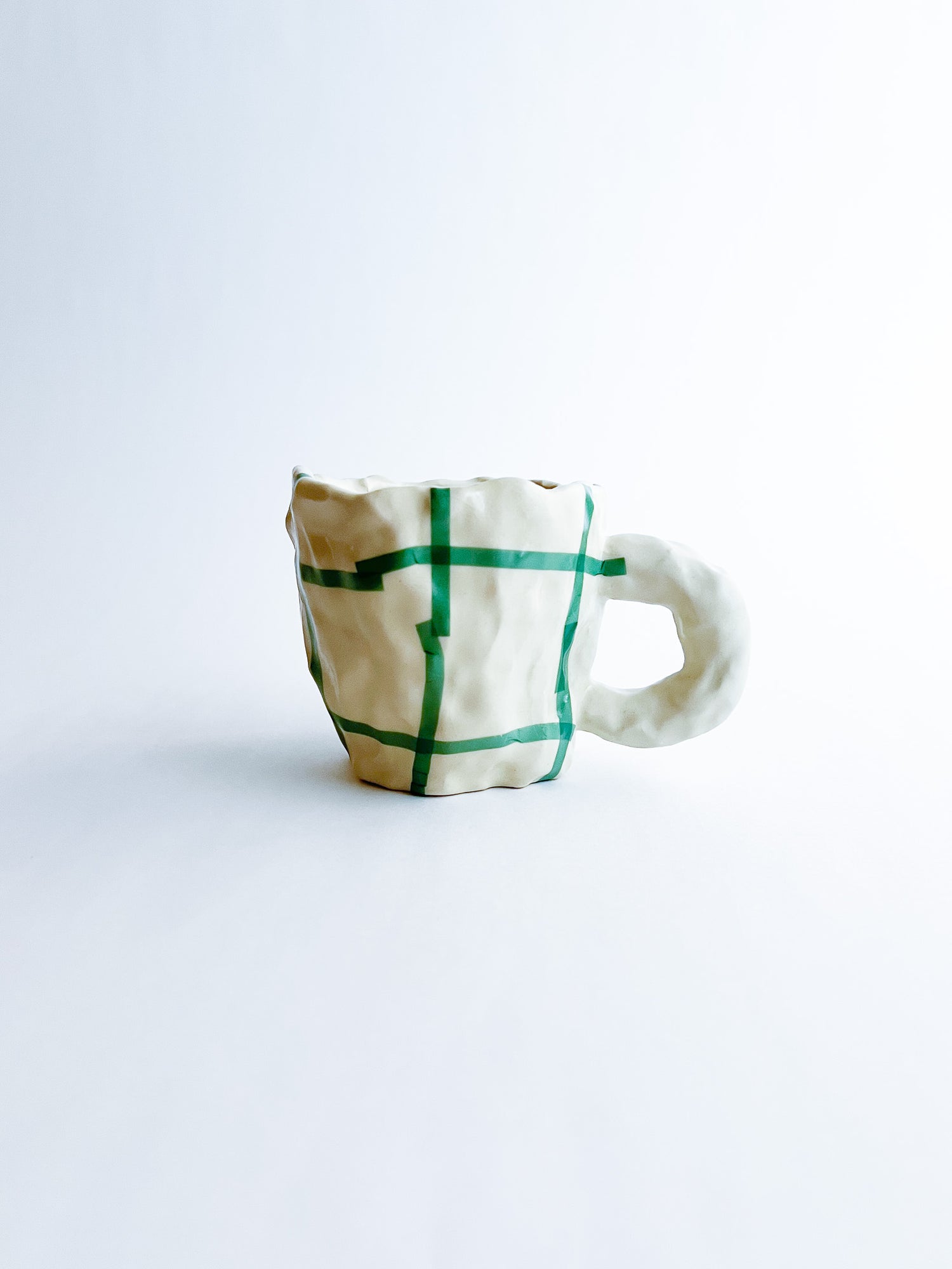 ※　鉢曇摩華購入ヨ−ロッパミヤマ♂野外標本 No.25【井上萬二窯作】青白磁公孫樹文菓子鉢 | 井上萬二窯 INOUE MANJI