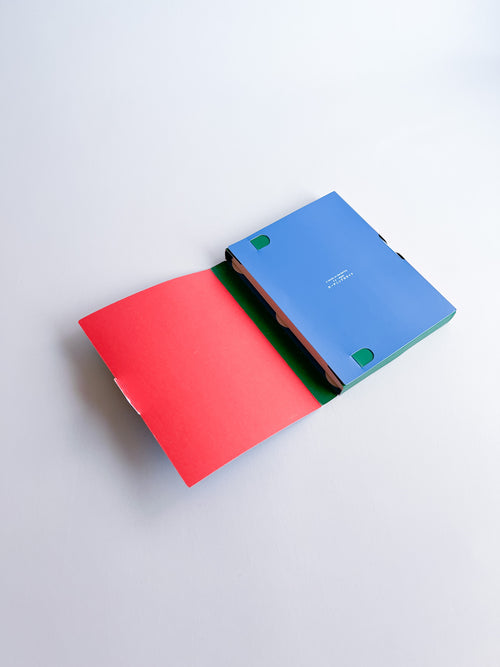 A Guide to Gardening II / Rubén Montesinos