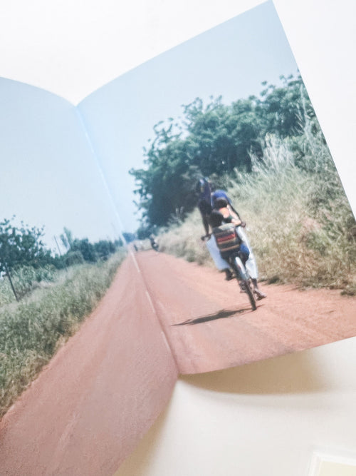 Street with human shadows / Kazuo Shinohara