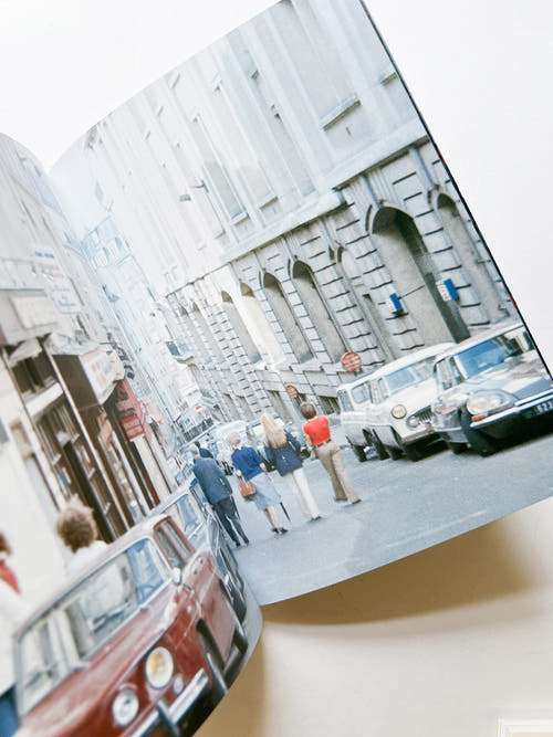 Street with human shadows / Kazuo Shinohara