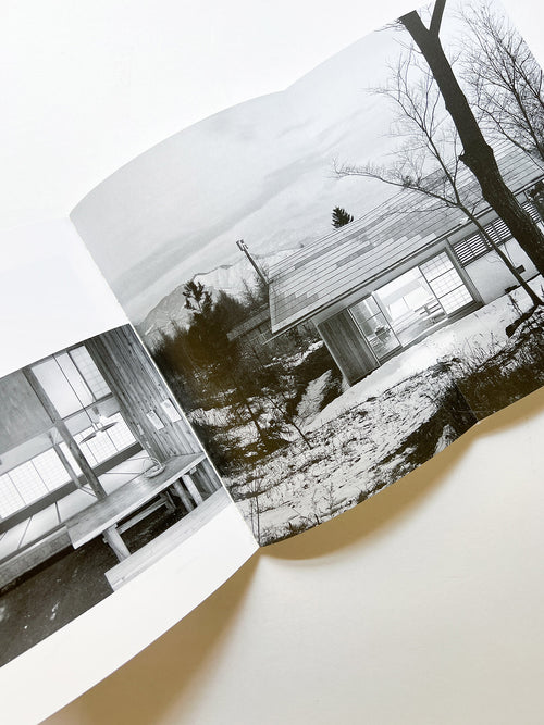 Street with human shadows / Kazuo Shinohara