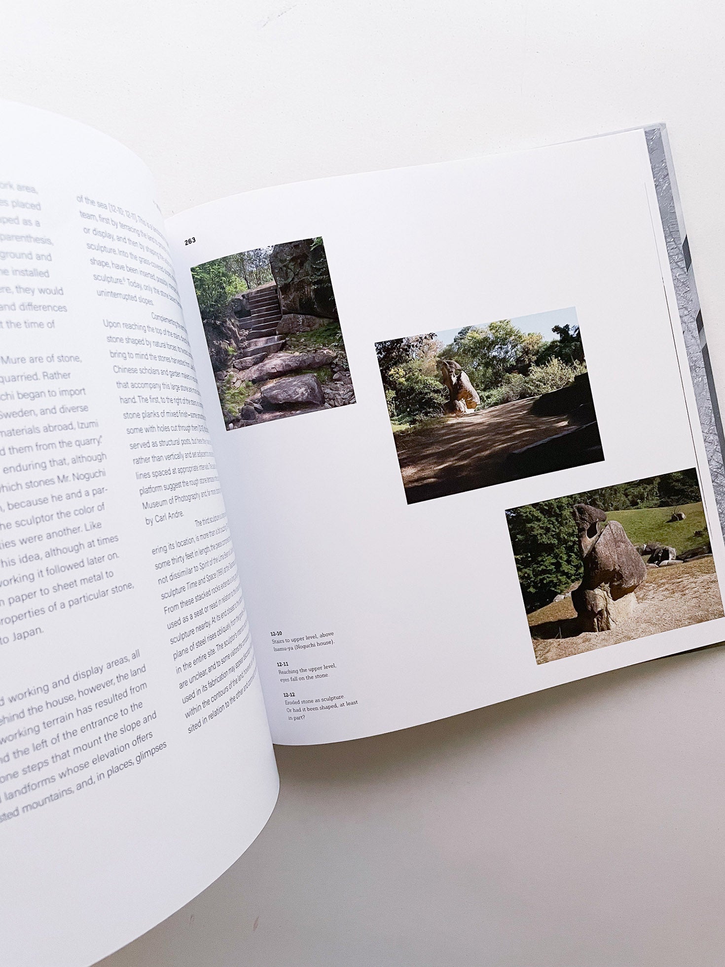 NOGUCHI'S GARDEN LANDSCAPE AS SCULPTURE / Isamu Noguchi - 本 屋 青