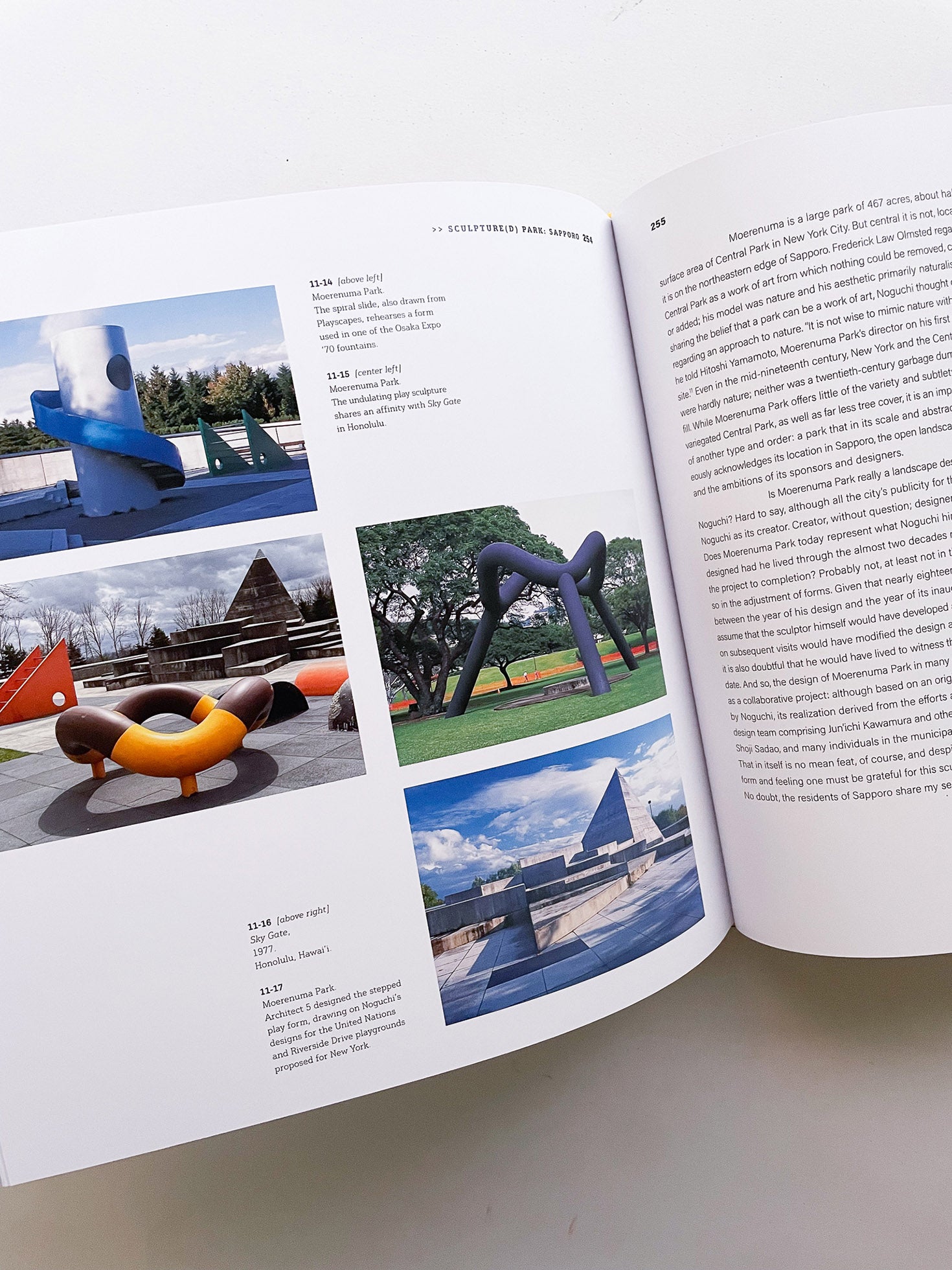 NOGUCHI'S GARDEN LANDSCAPE AS SCULPTURE / Isamu Noguchi - 本 屋 青