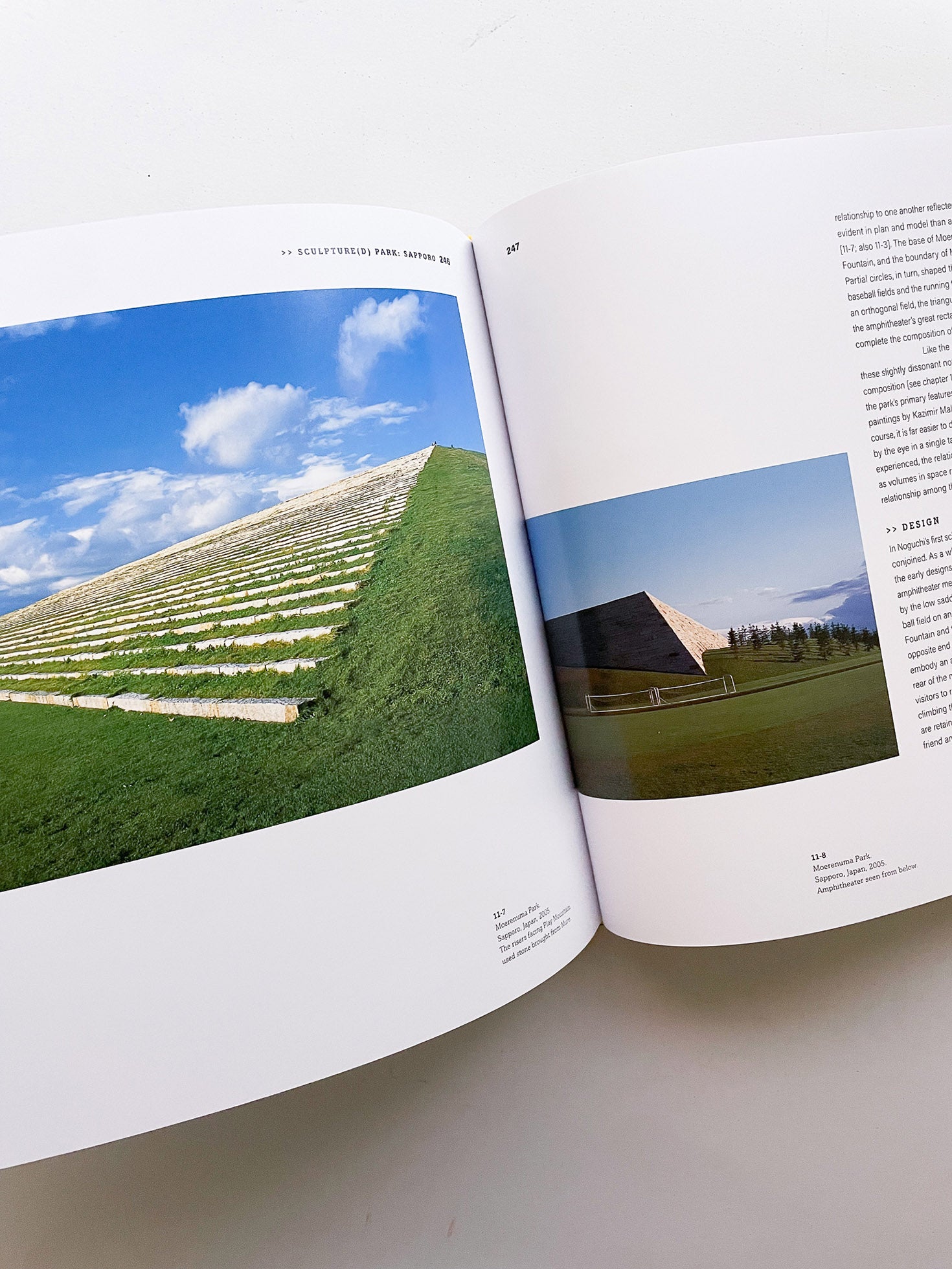 NOGUCHI'S GARDEN LANDSCAPE AS SCULPTURE / Isamu Noguchi - 本 屋 青