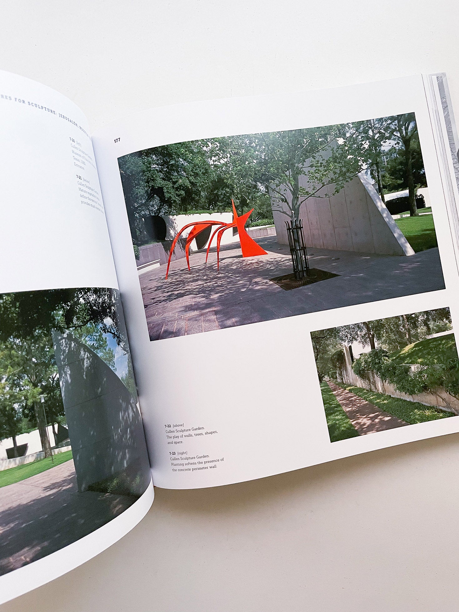 NOGUCHI'S GARDEN LANDSCAPE AS SCULPTURE / Isamu Noguchi - 本 屋 青