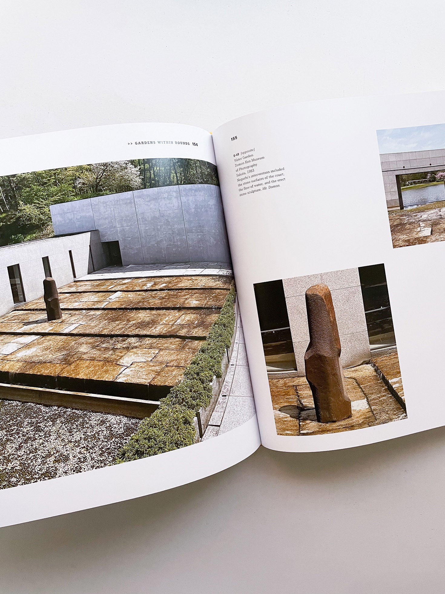 ISAMU NOGUCHI アートブック NOGUCHI'S GARDEN LANDSCAPE AS SCULPTURE / Isamu Noguchi - 本 屋 青