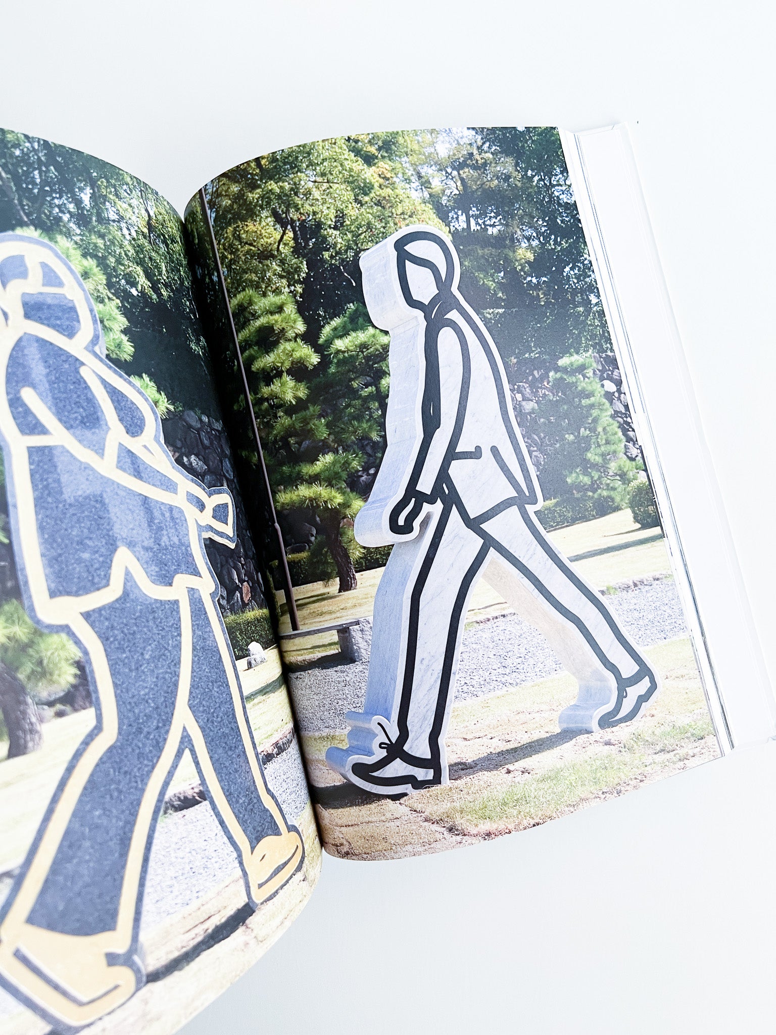 Julian Opie: 2015 - 本屋青旗 Ao-Hata Bookstore
