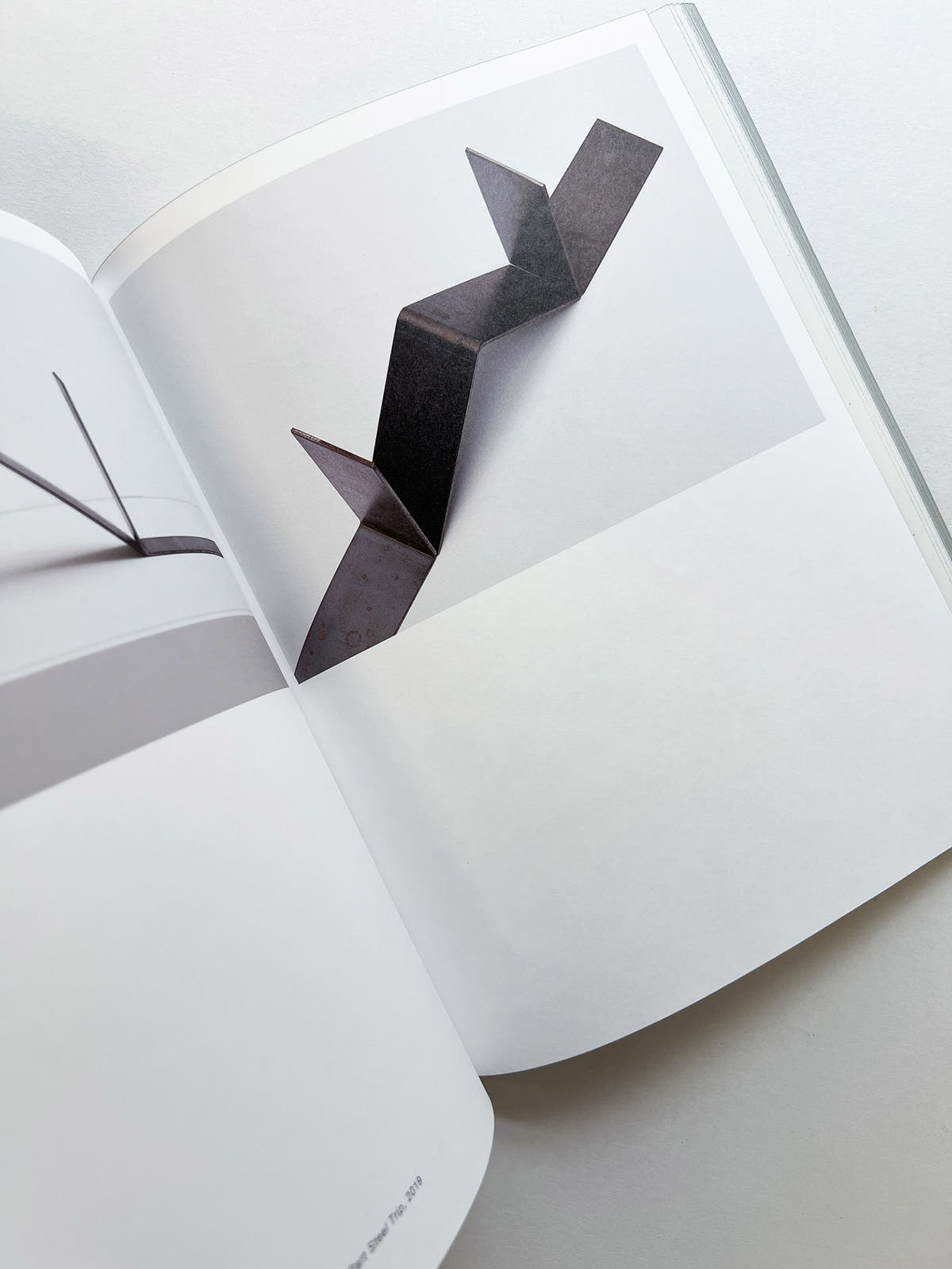 Between Sculpture and Poetry / CARL ANDRE　