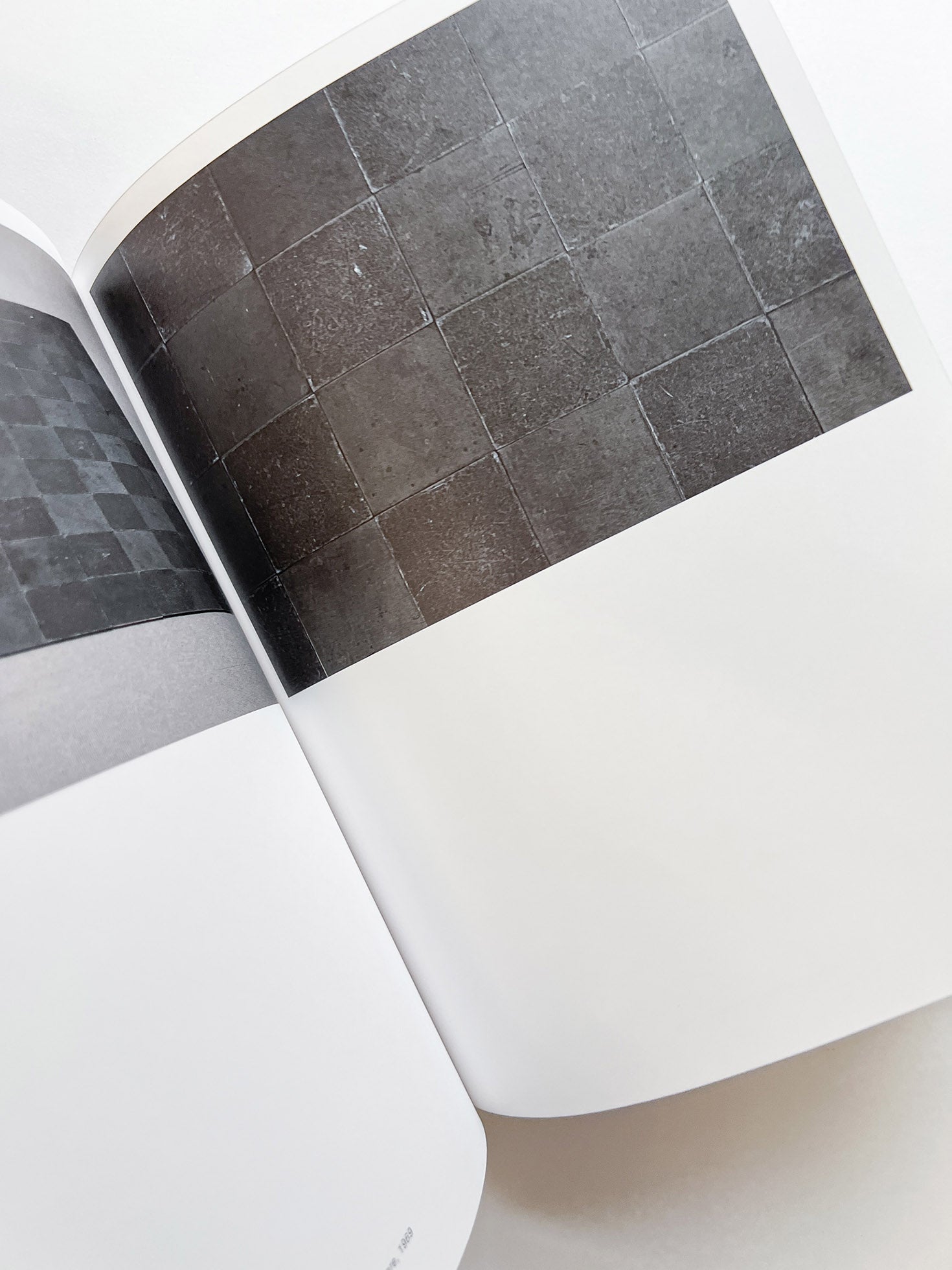 Between Sculpture and Poetry / CARL ANDRE　