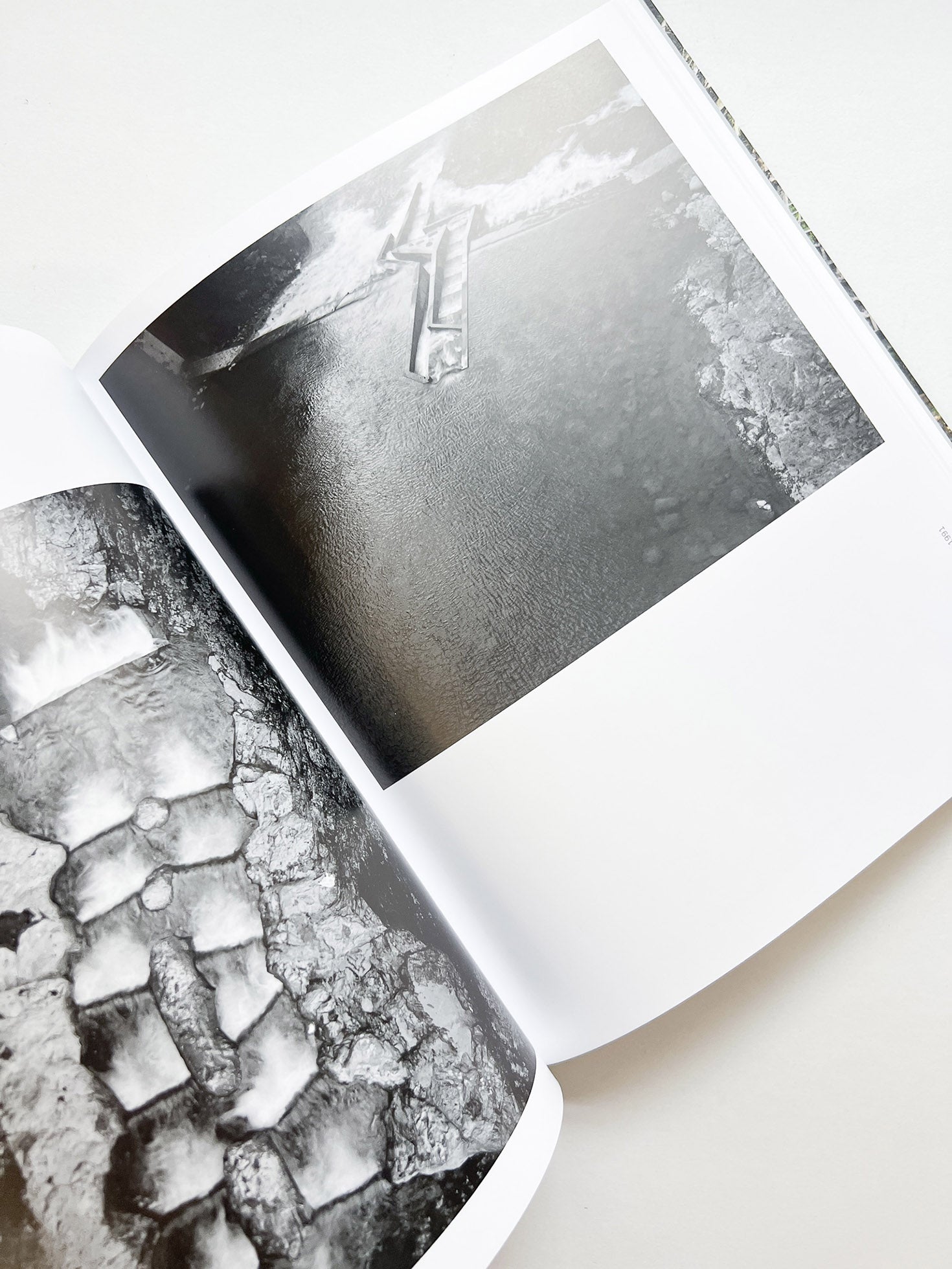 JAPAN / Toshio Shibata [SIGNED]