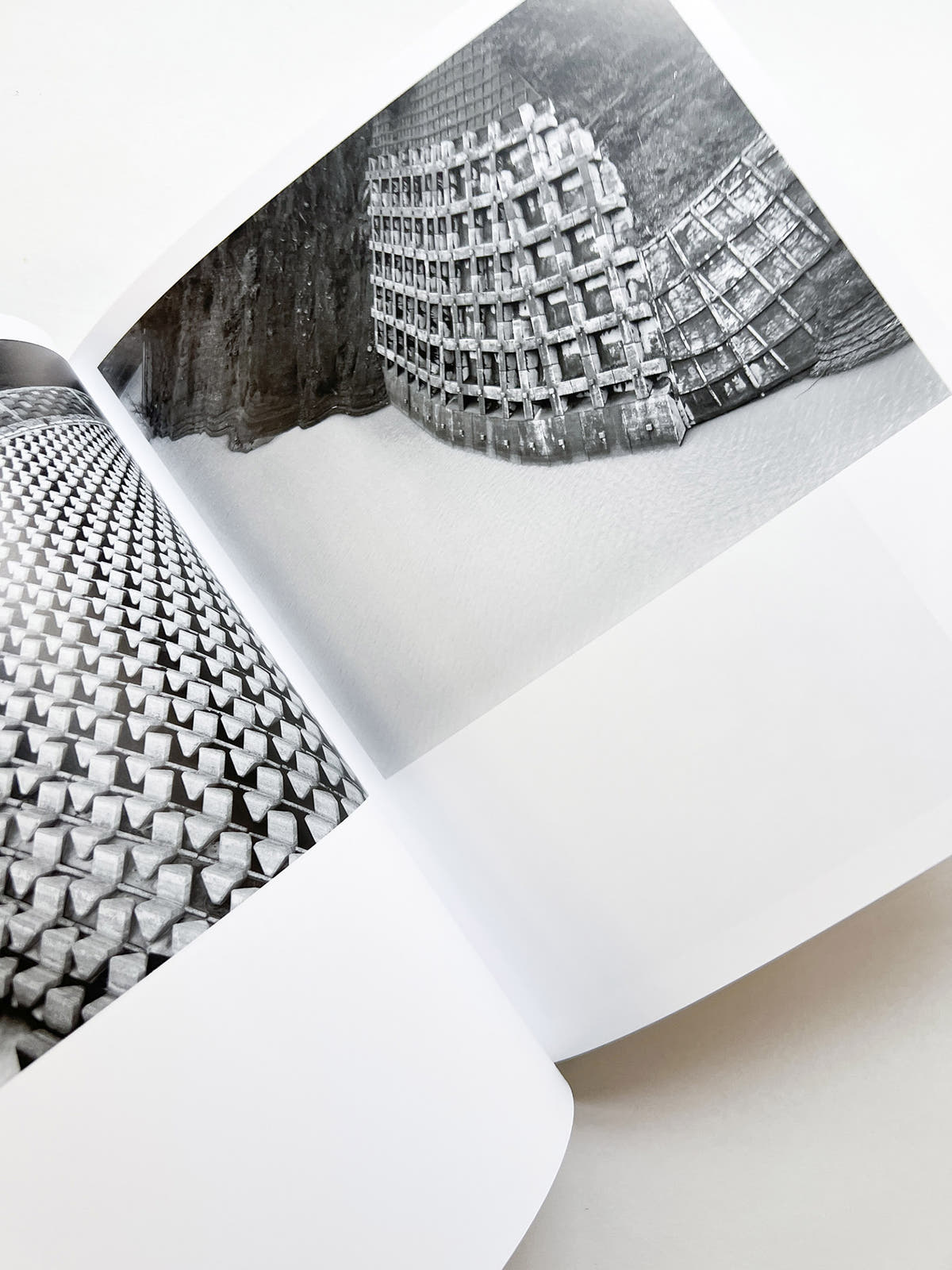 JAPAN / Toshio Shibata [SIGNED]