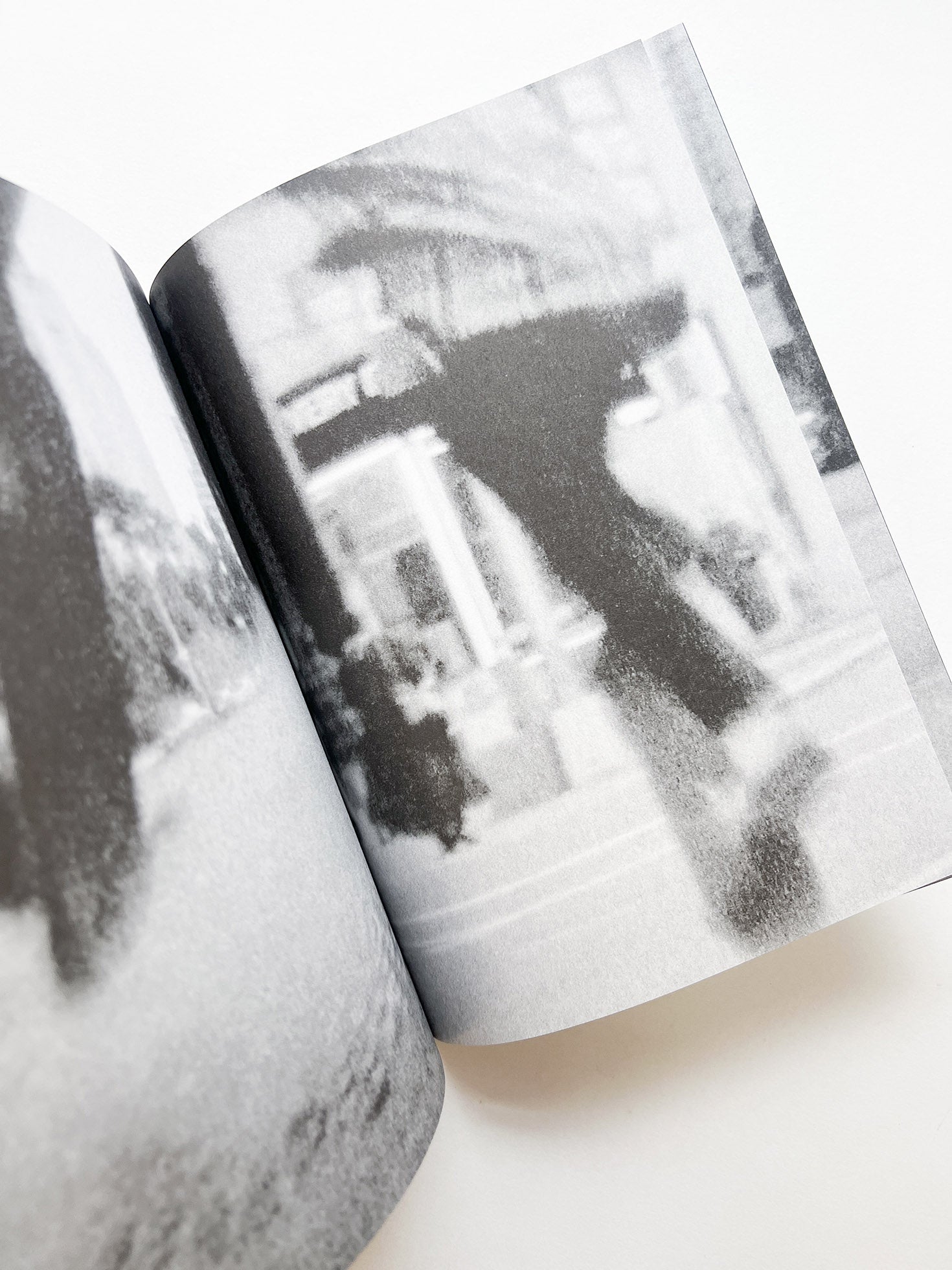 BEWARE / Ari Marcopoulos - 本屋青旗 Ao-Hata Bookstore