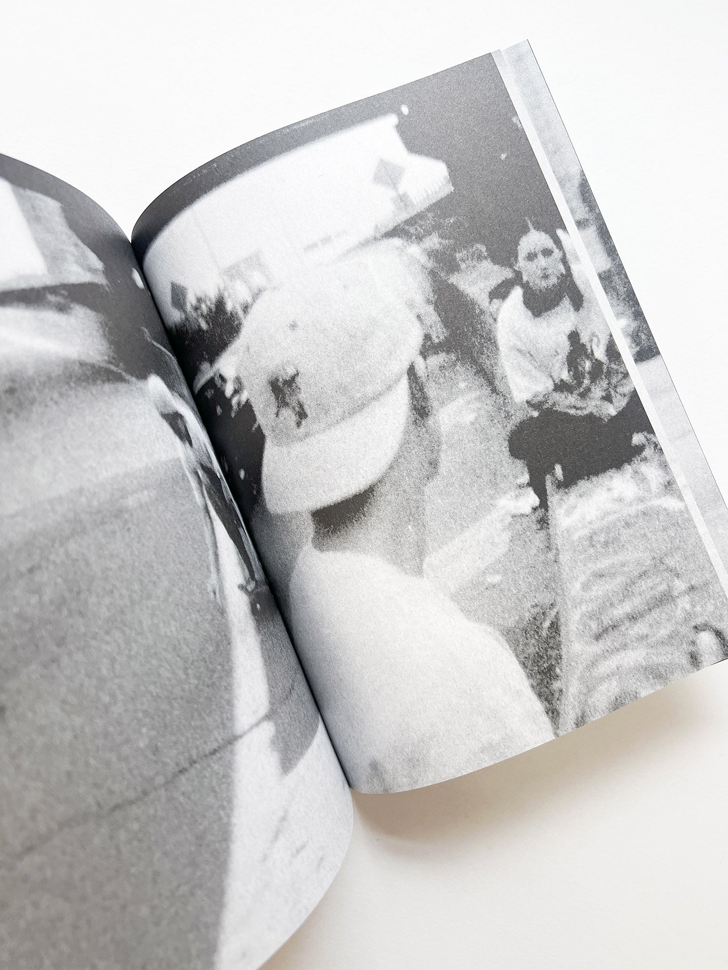 BEWARE / Ari Marcopoulos - 本屋青旗 Ao-Hata Bookstore
