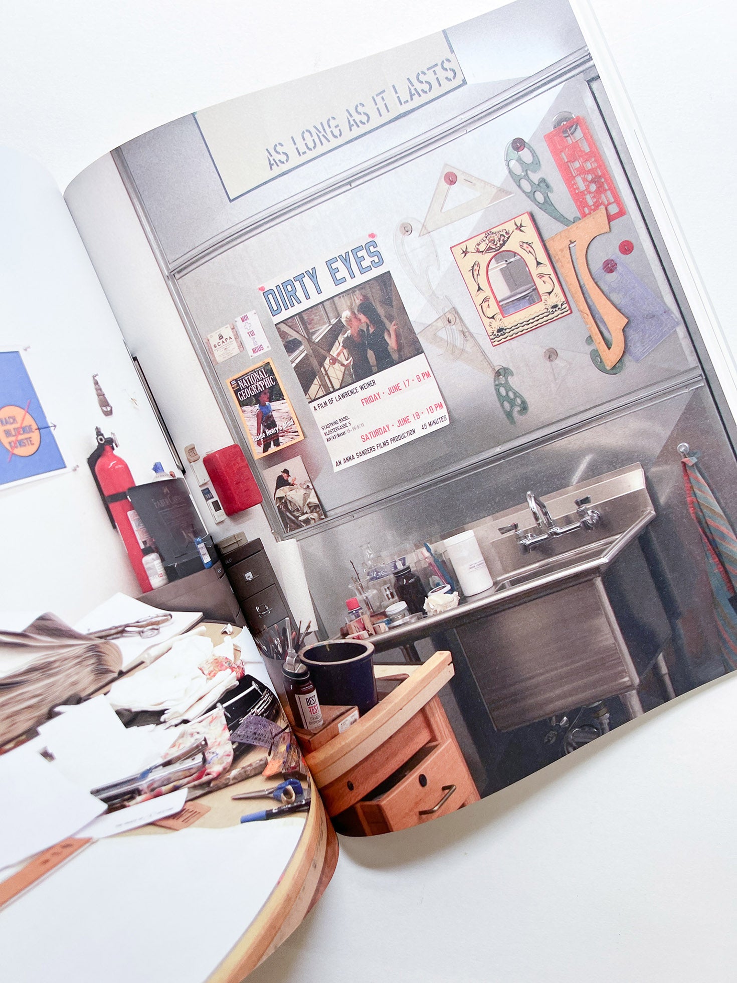 Written on the wind: Lawrence Weiner Drawings - 本屋青旗 Ao-Hata