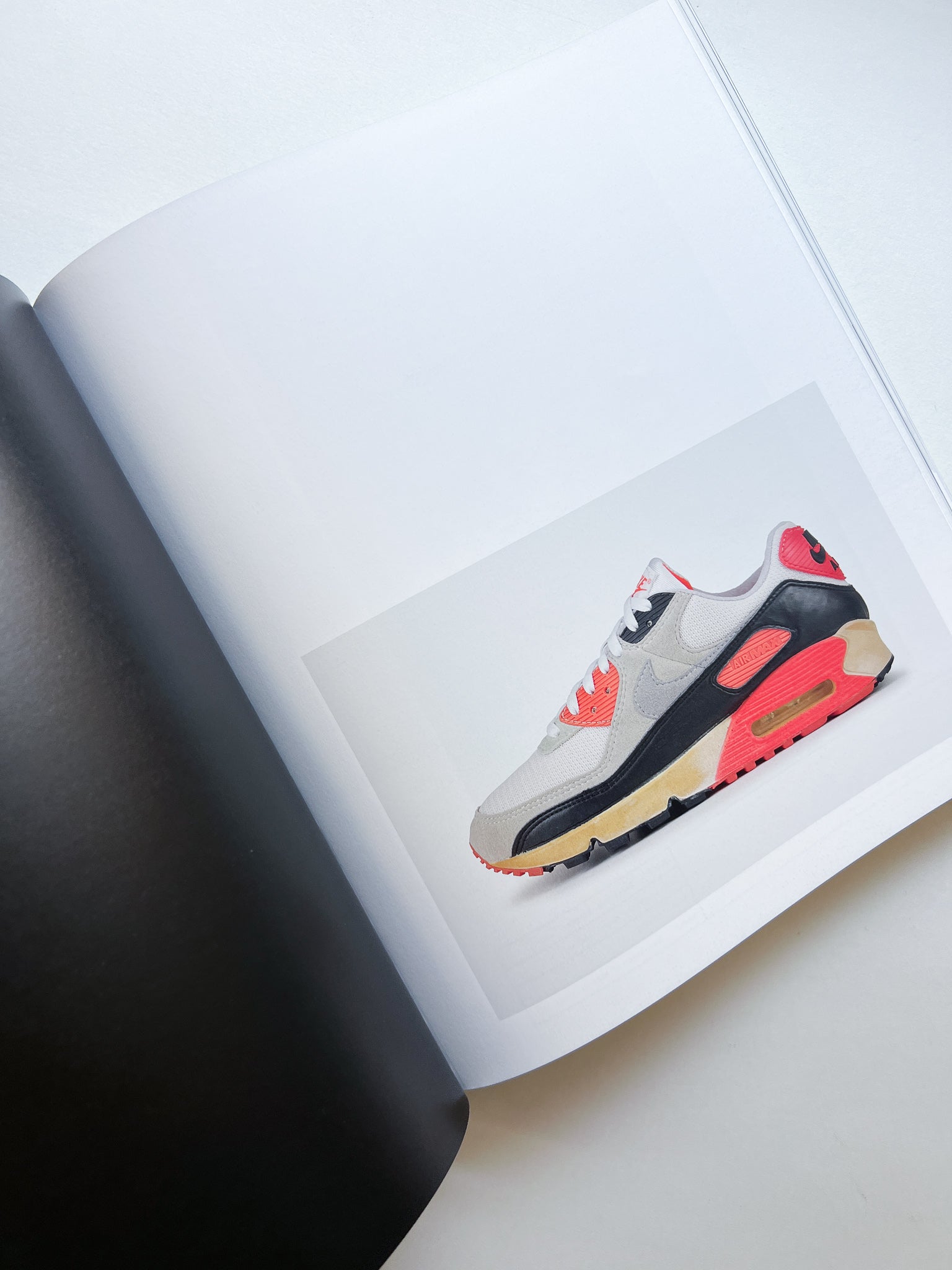 Virgil Abloh. Nike. ICONS - 本 屋 青 旗 Ao-Hata Bookstore