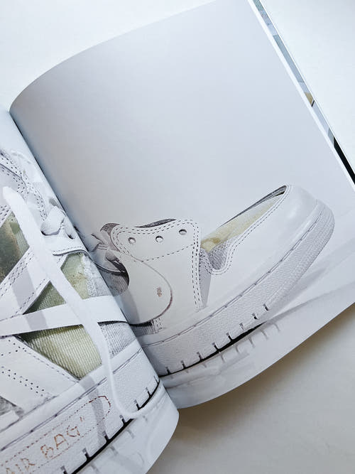 Virgil Abloh. Nike. ICONS