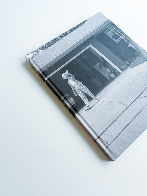 LEAVING AND WAVING / Deanna Dikeman [REPRINTED EDITION]
