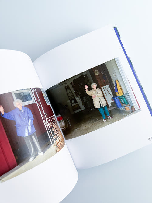 LEAVING AND WAVING / Deanna Dikeman [REPRINTED EDITION]