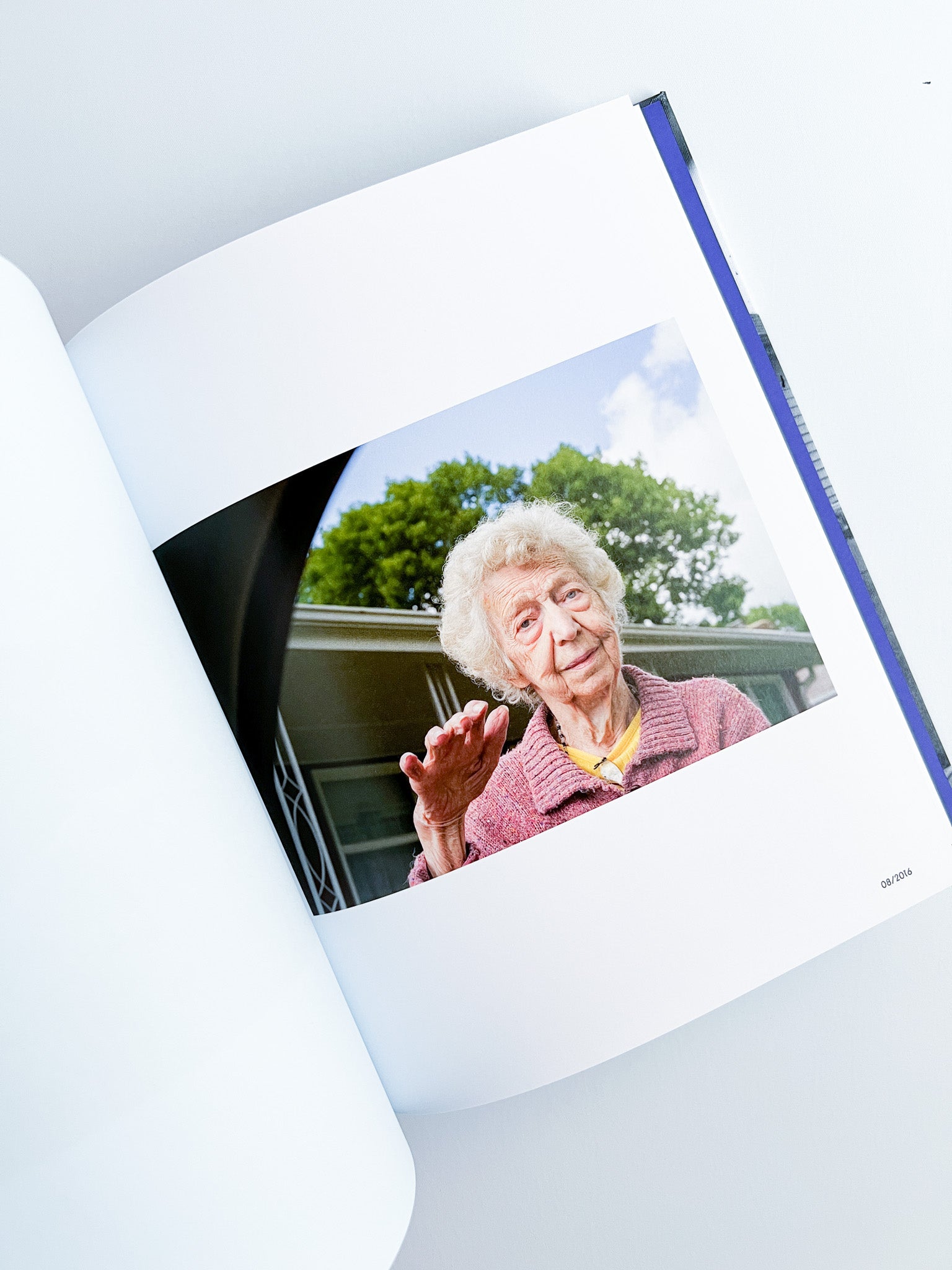 LEAVING AND WAVING / Deanna Dikeman [REPRINTED EDITION] - 本屋青旗