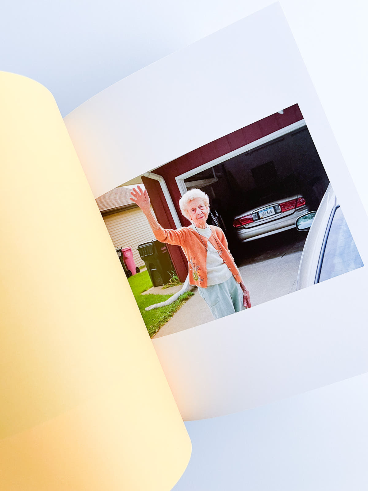 LEAVING AND WAVING / Deanna Dikeman [REPRINTED EDITION]