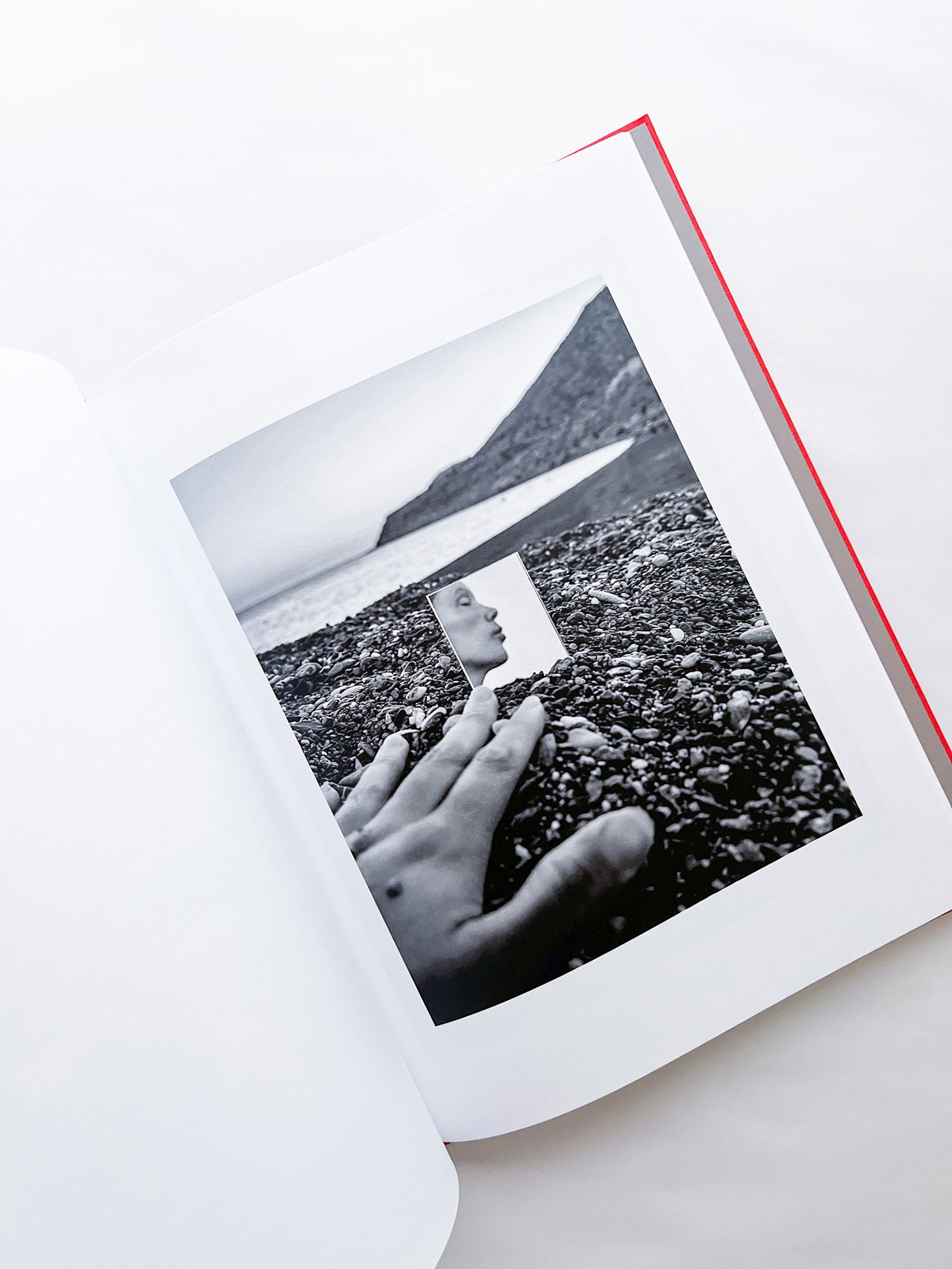 Atlas of Echos / Sarah van Rij