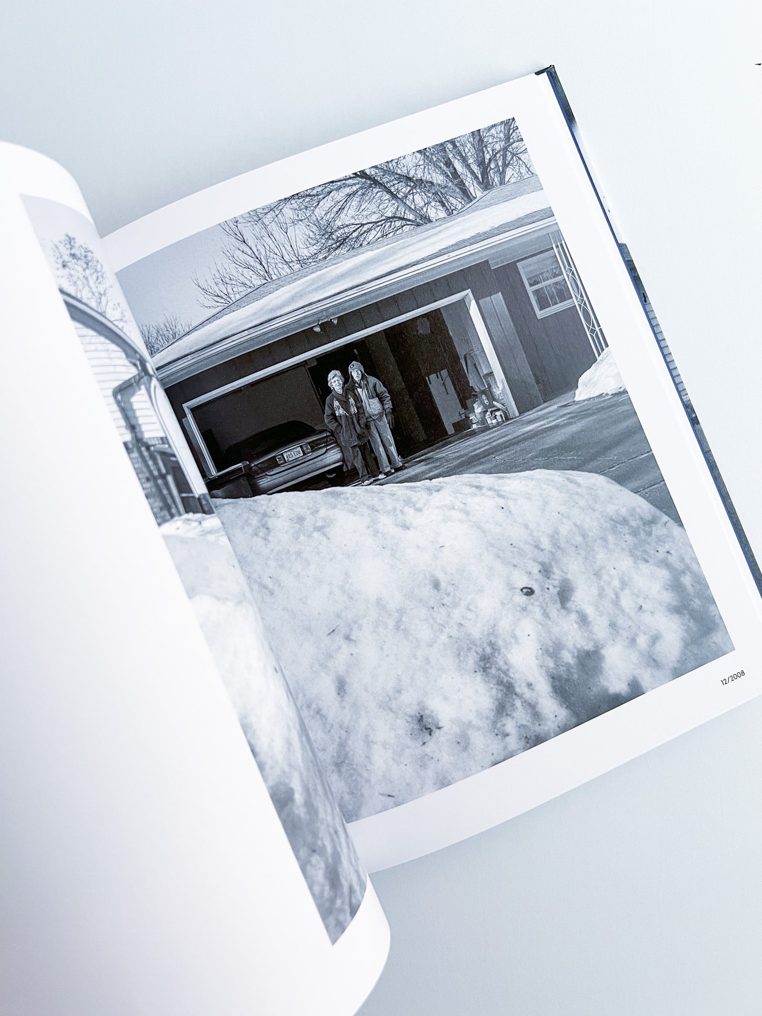 LEAVING AND WAVING / Deanna Dikeman [REPRINTED EDITION]