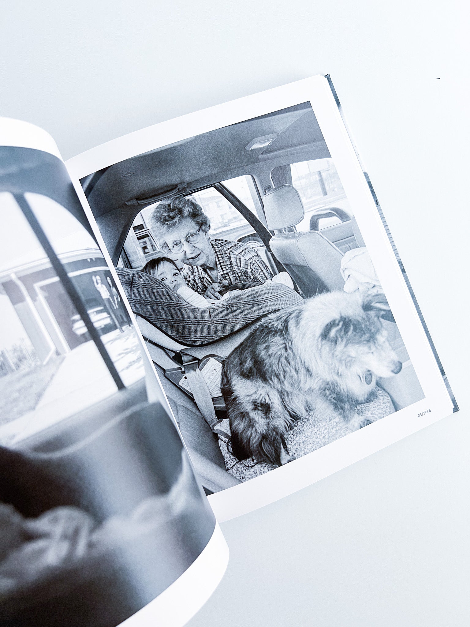 LEAVING AND WAVING / Deanna Dikeman [REPRINTED EDITION] - 本屋青旗