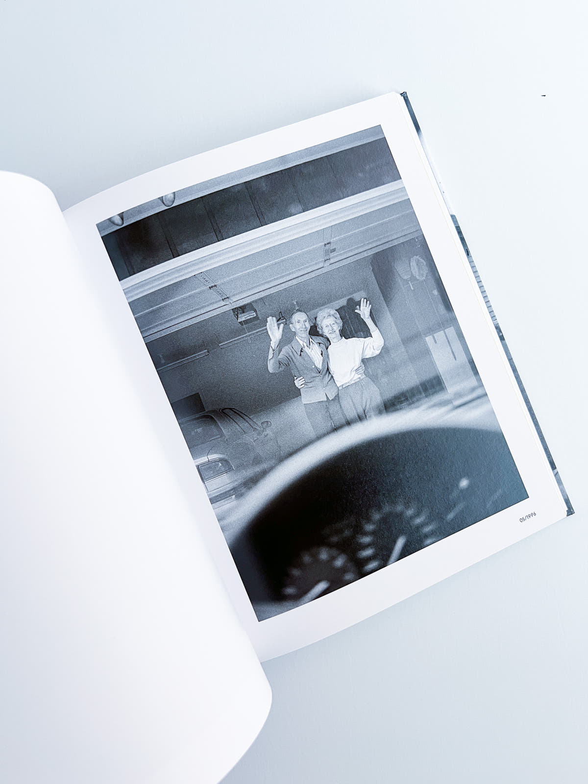 LEAVING AND WAVING / Deanna Dikeman [REPRINTED EDITION]