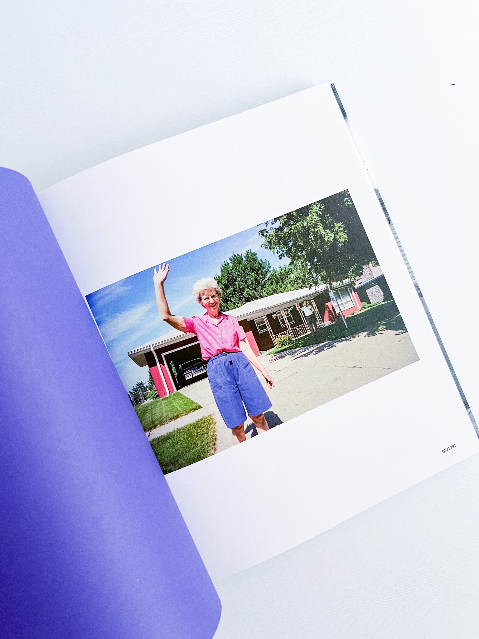 LEAVING AND WAVING / Deanna Dikeman [REPRINTED EDITION] - 本屋青旗