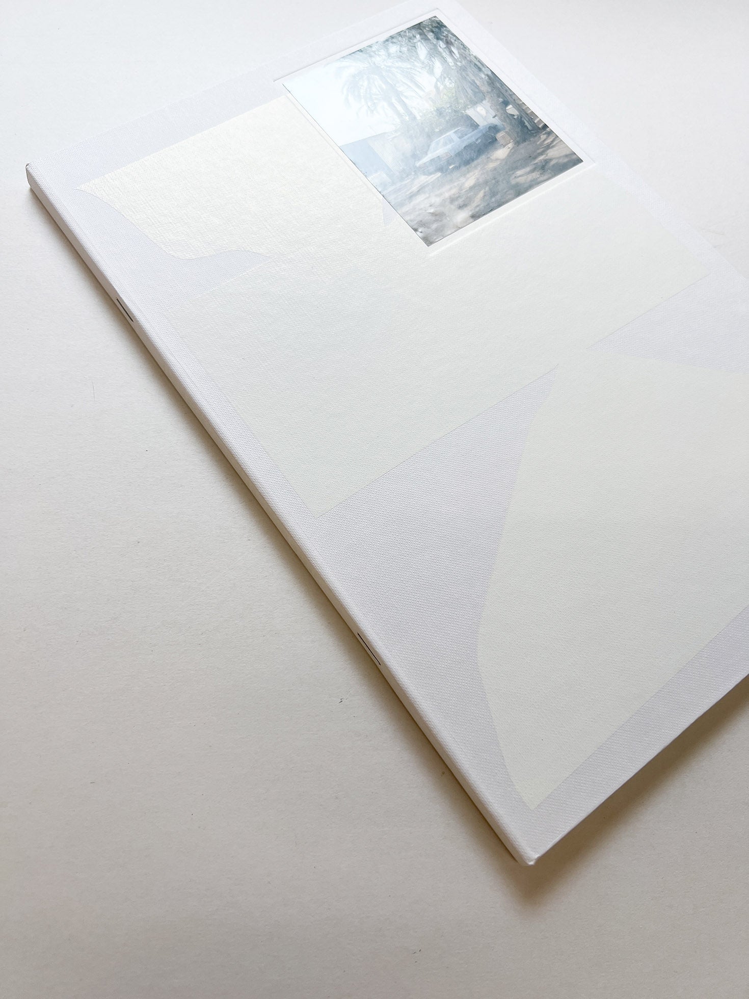 Like dust before it falls / Márk Redele