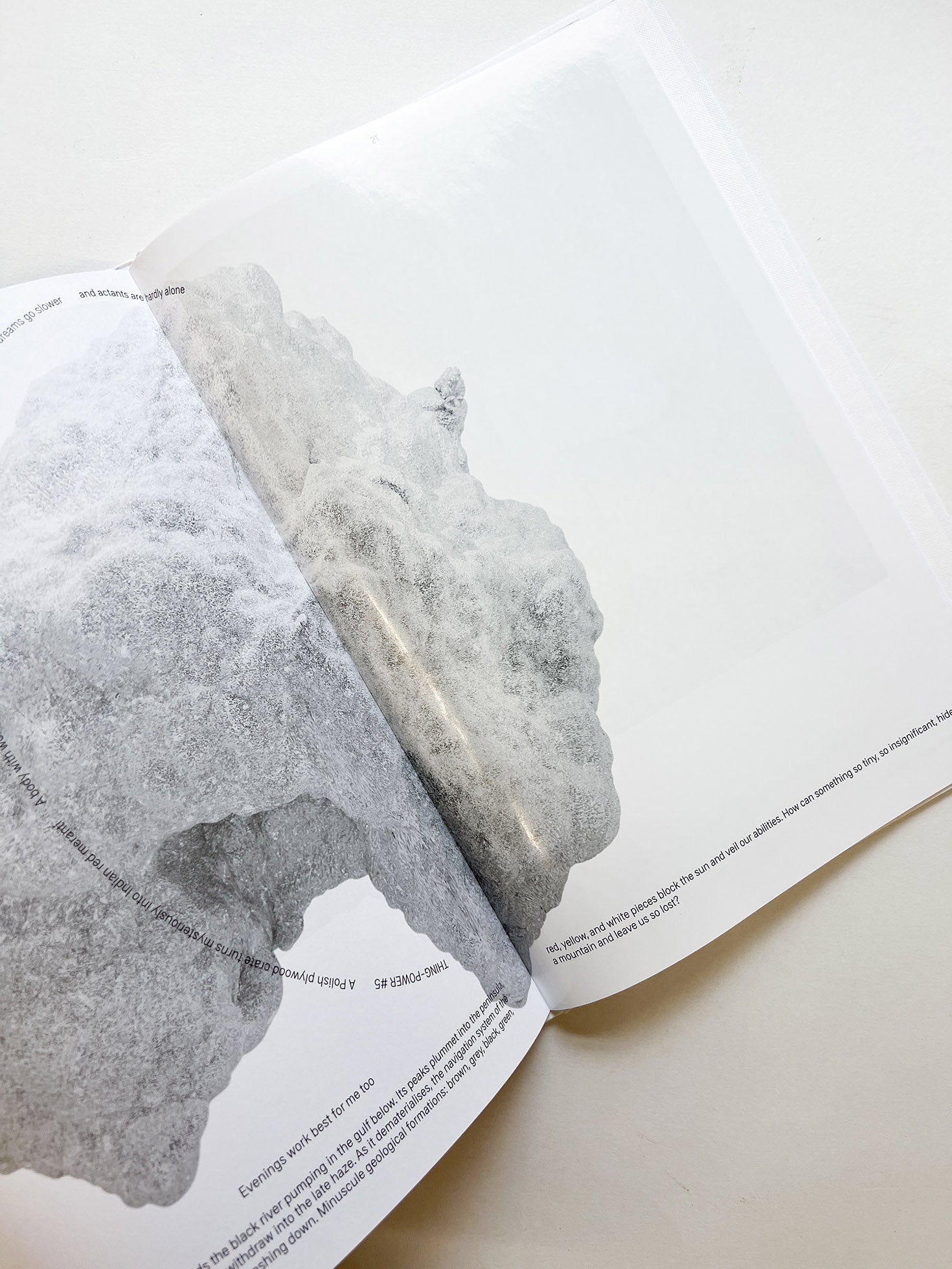 Like dust before it falls / Márk Redele