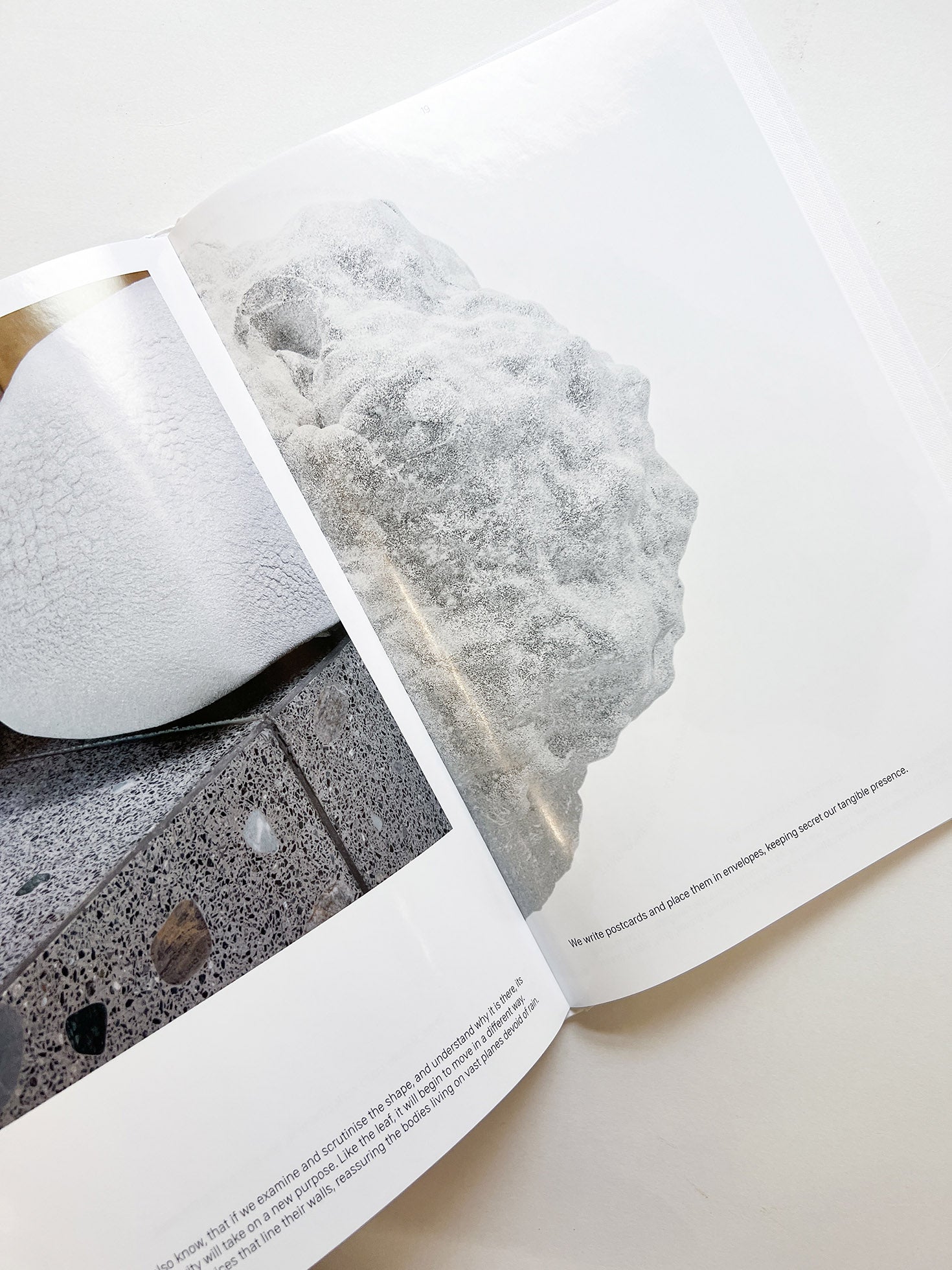 Like dust before it falls / Márk Redele