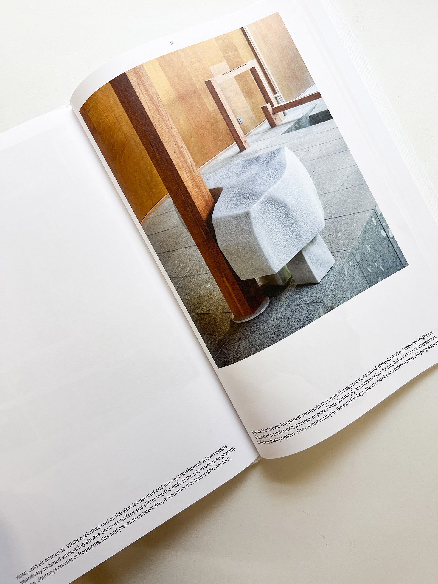 Like dust before it falls / Márk Redele