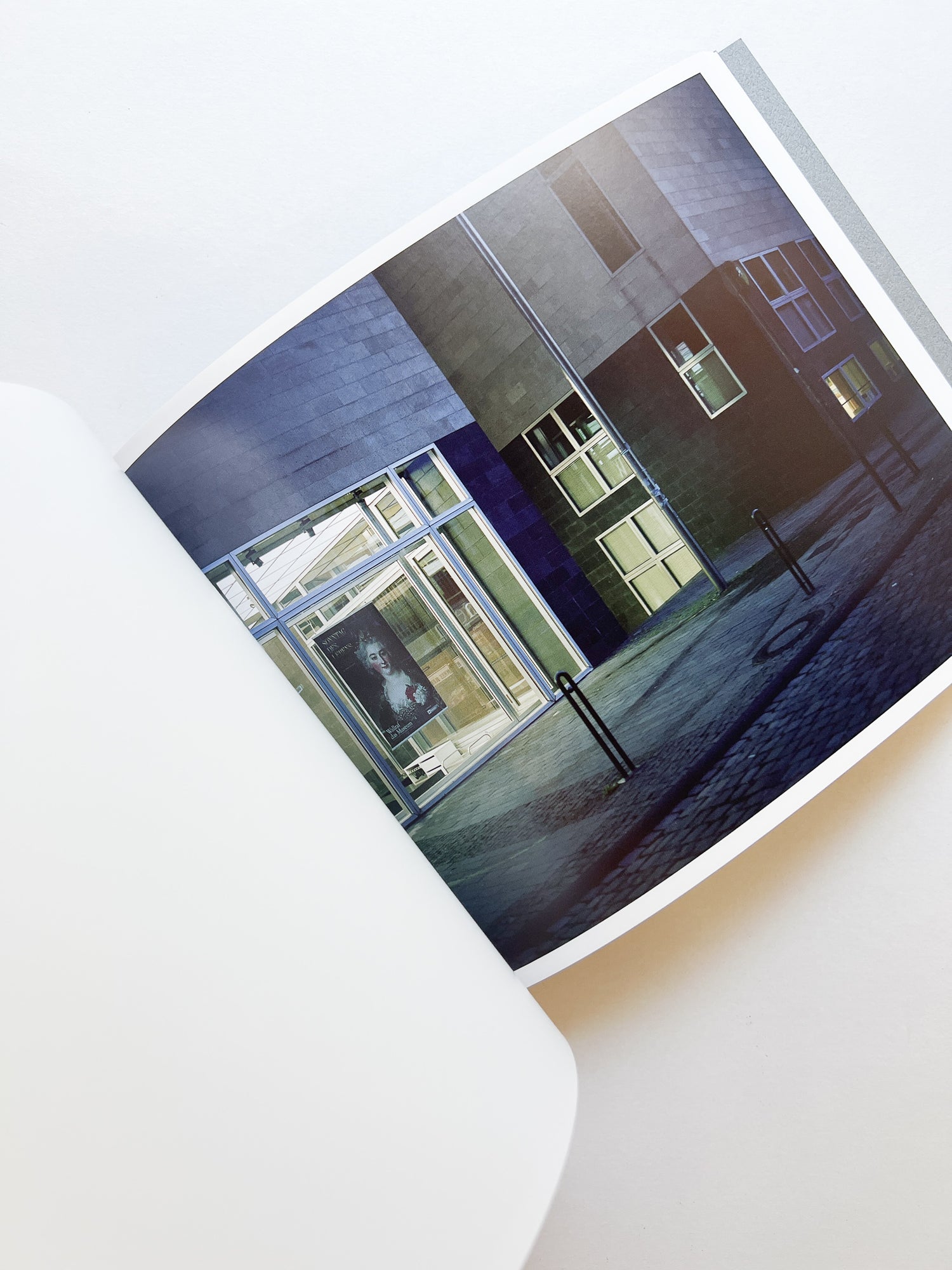 場所 A Place / Hideki Makiguchi