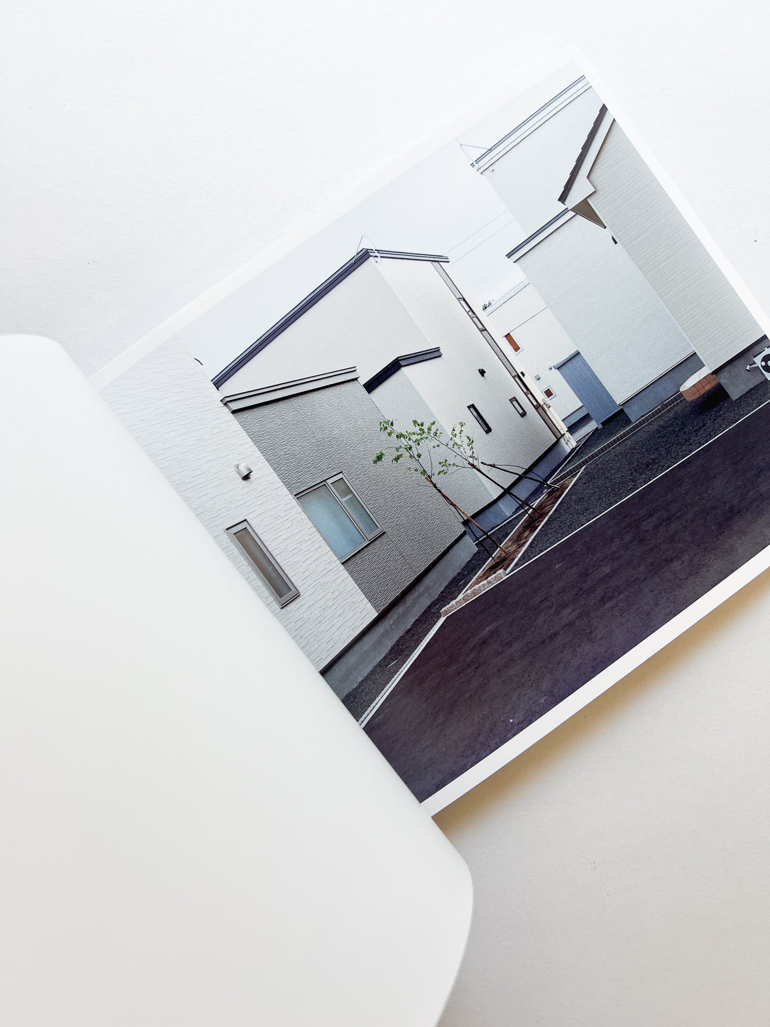 場所 A Place / Hideki Makiguchi