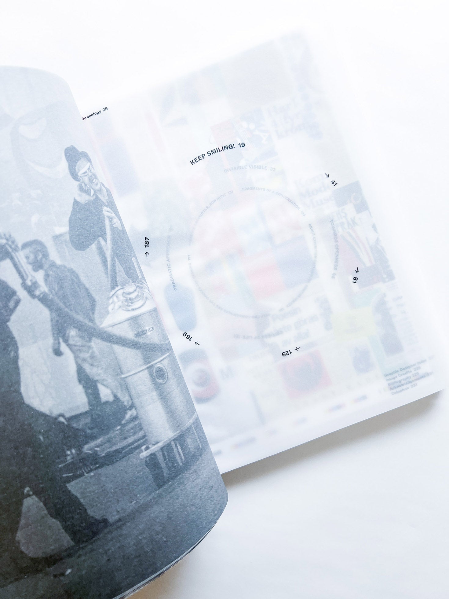 Keep Smiling! / Pontus Hultén, Stina Gromark [ENGLISH EDITION]