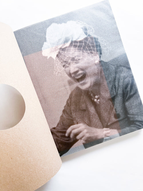 Keep Smiling! / Pontus Hultén, Stina Gromark [ENGLISH EDITION]