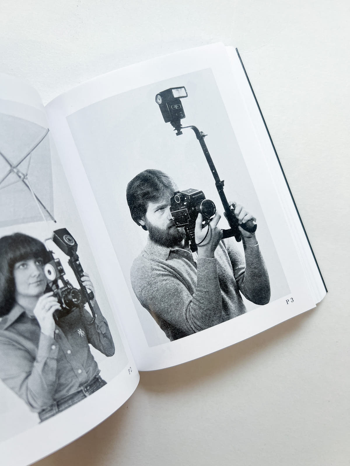 HOLDING THE CAMERA / Alberto Vieceli