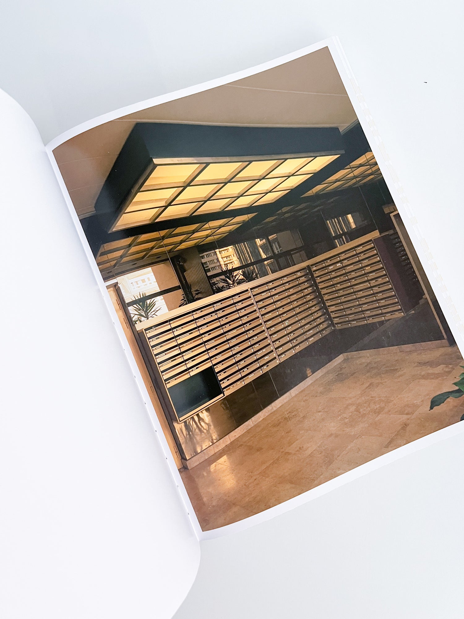 HALLWAYS / Romain Laprade