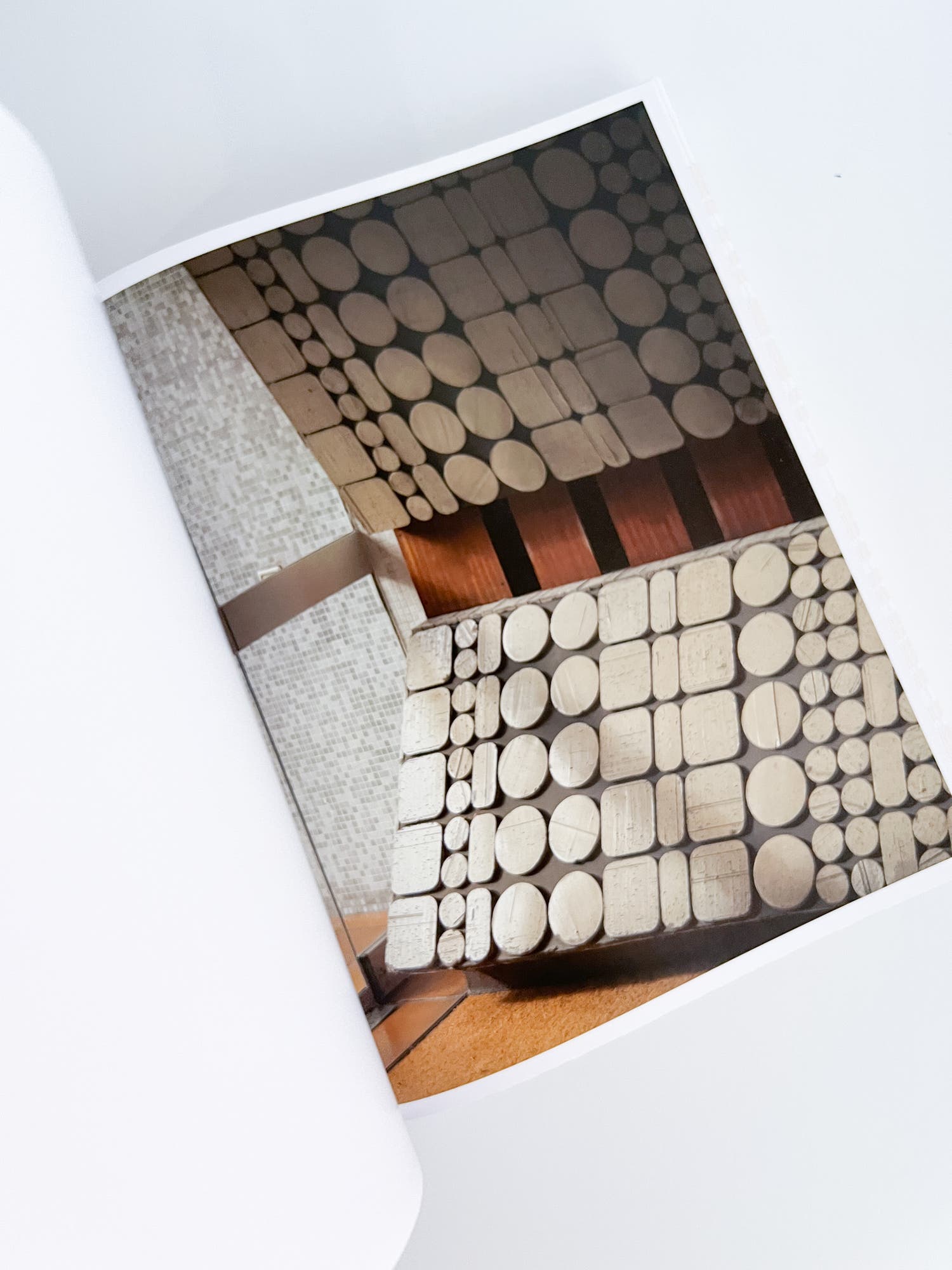 HALLWAYS / Romain Laprade