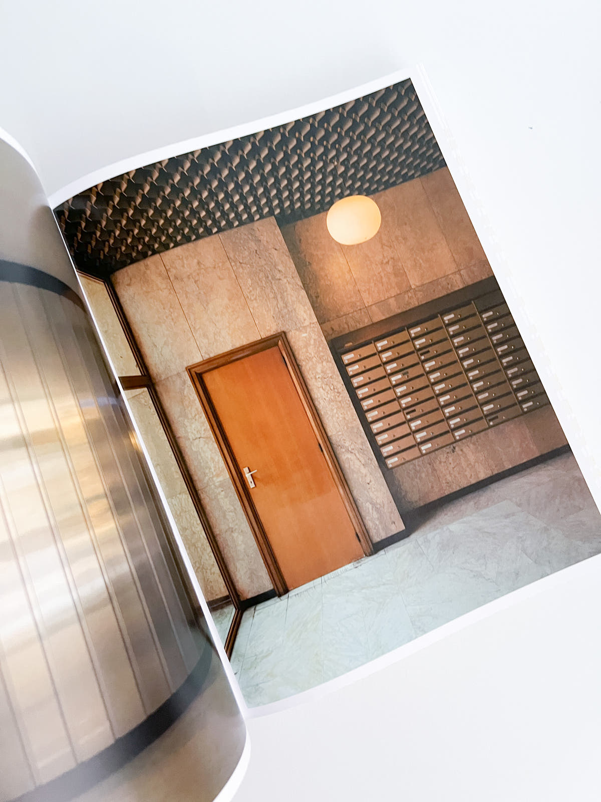 HALLWAYS / Romain Laprade