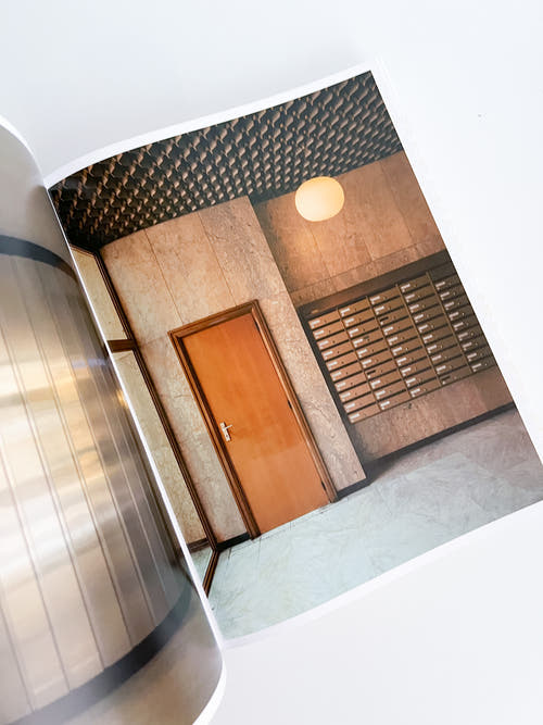 HALLWAYS / Romain Laprade