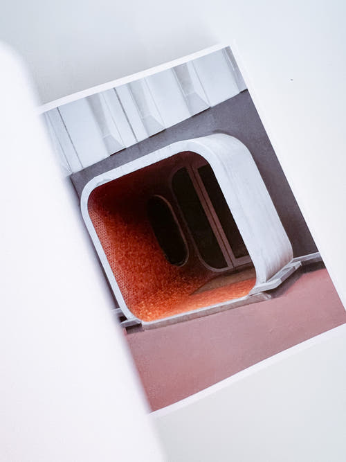 HALLWAYS / Romain Laprade