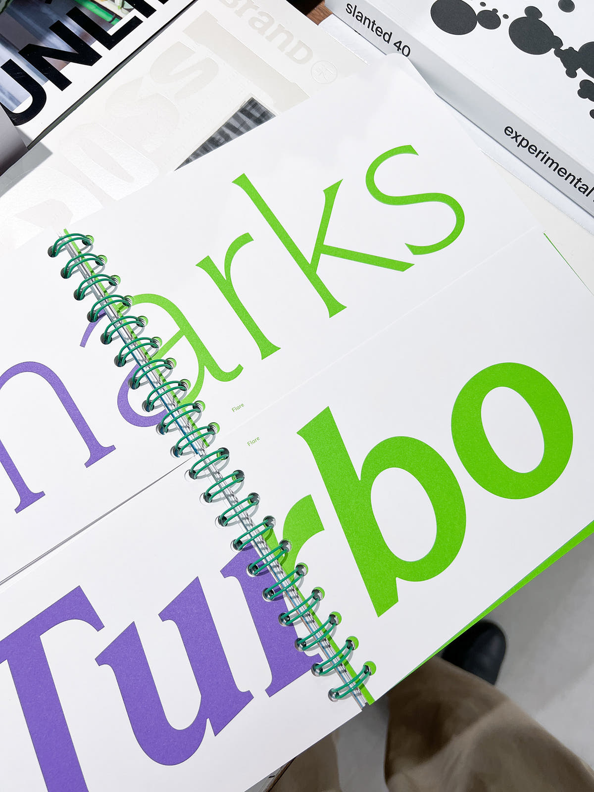 THE ARIZONA TYPE SPECIMEN 2 / Dinamo