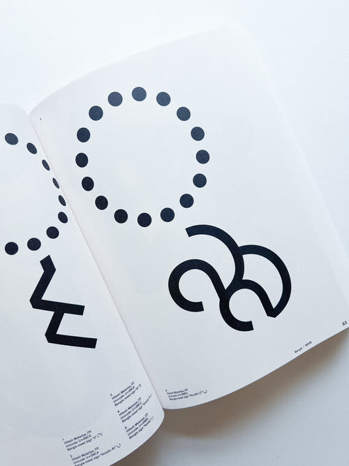 Graphic Languages—A Visual Guide to the World’s Writing Systems