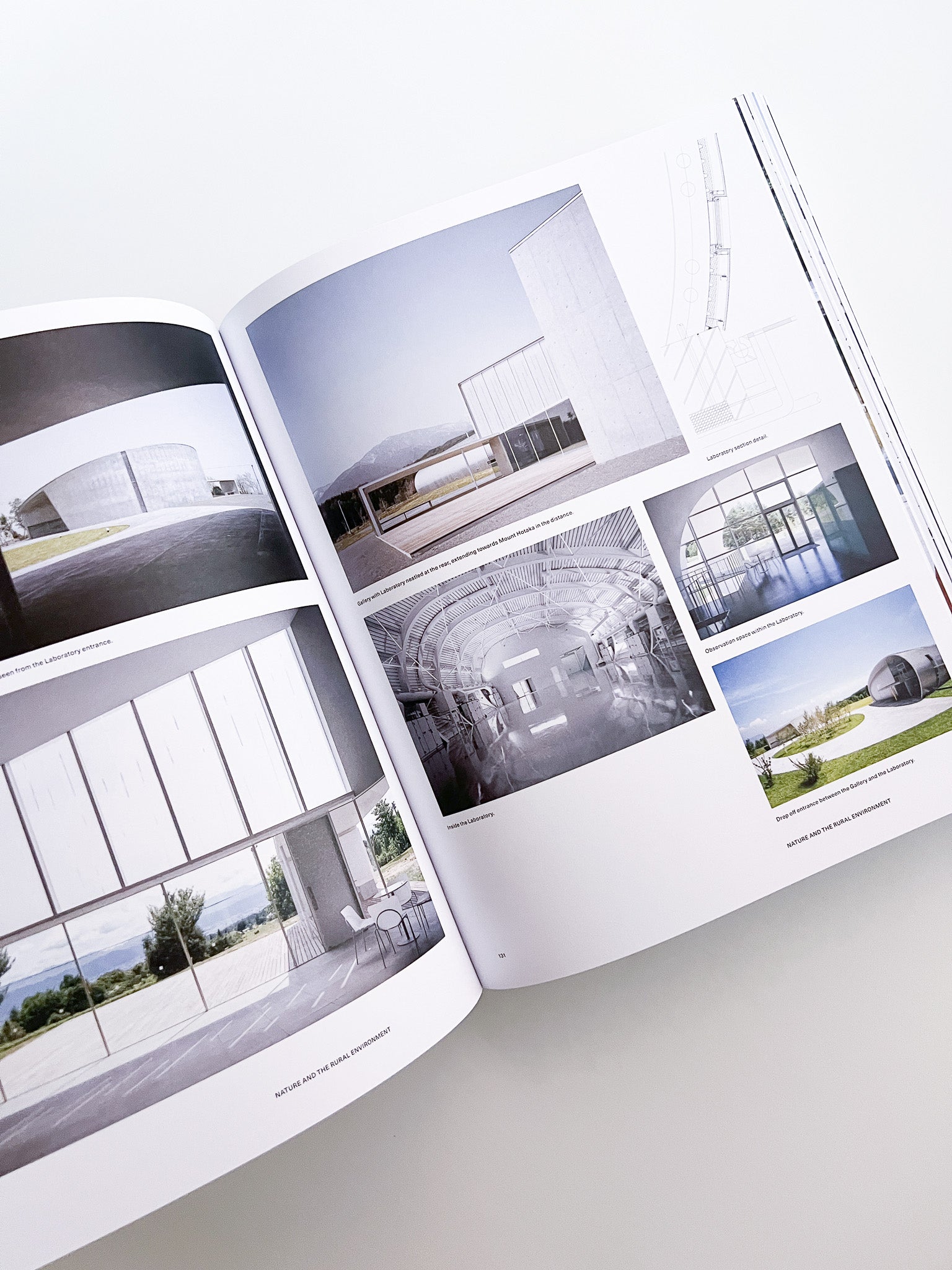 MAKI OPUS / Fumihiko Maki - 本 屋 青 旗 Ao-Hata Bookstore