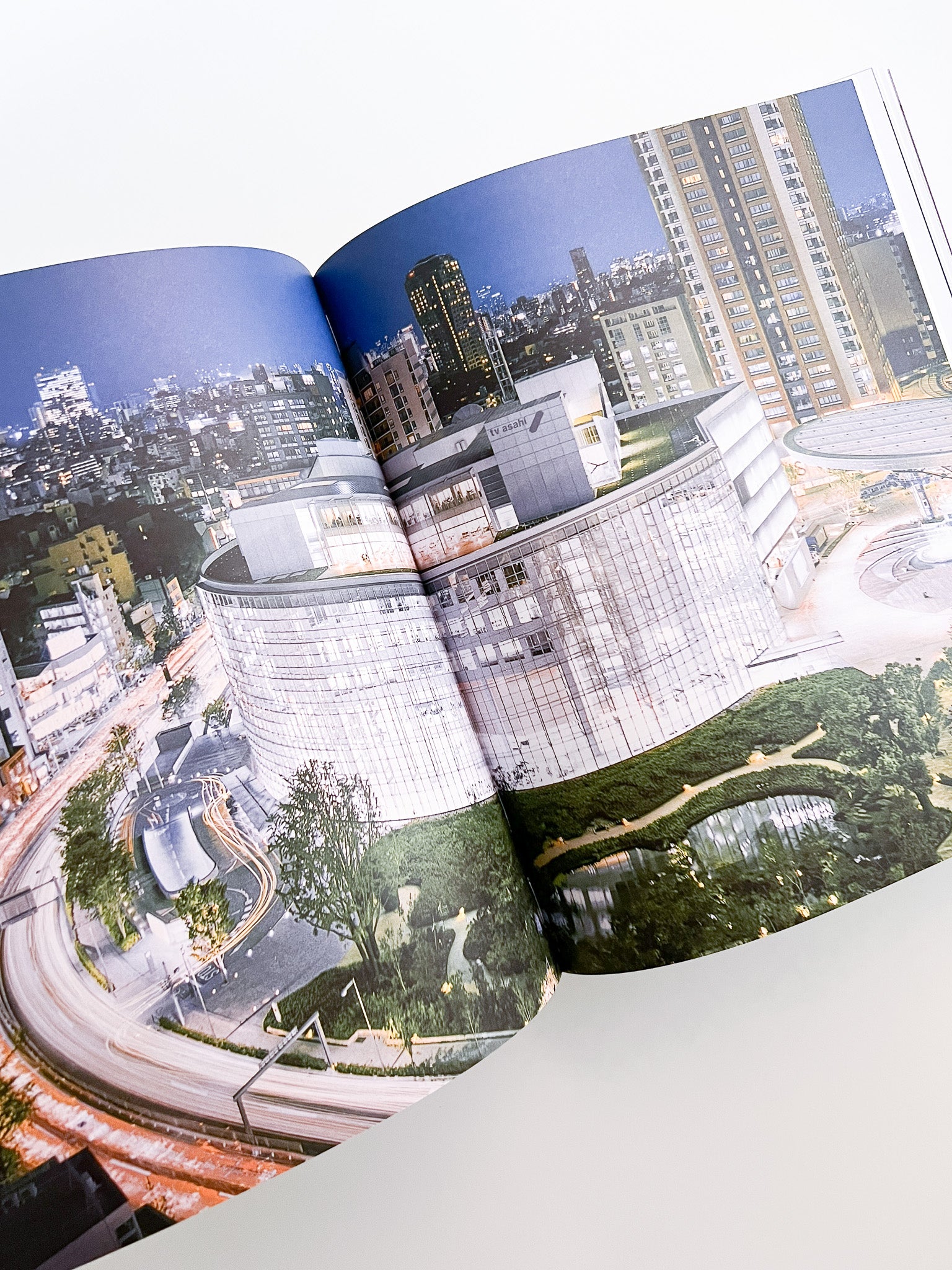 MAKI OPUS / Fumihiko Maki - 本屋青旗 Ao-Hata Bookstore