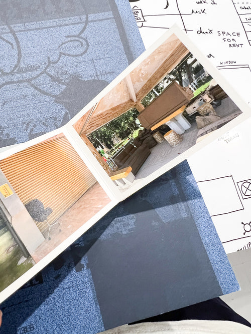 Out Of Office / Luc Jolivet